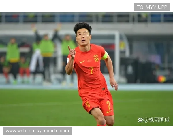 国足中场球员创意不断，比赛精彩纷呈，国足的低调中场大师